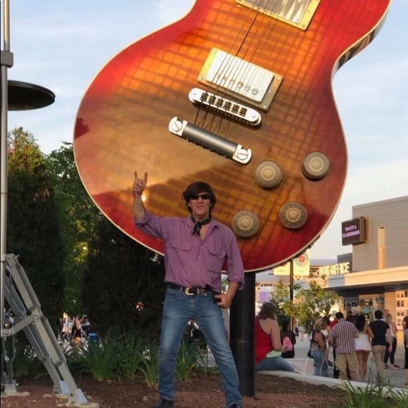 Meet your Posher, Greg - Picture 2 of 5